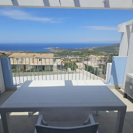 Golden Sunset House - Isola Rossa Апартаменты *
